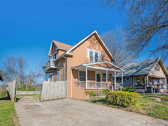 4th image of 3004 Parkwood Blvd