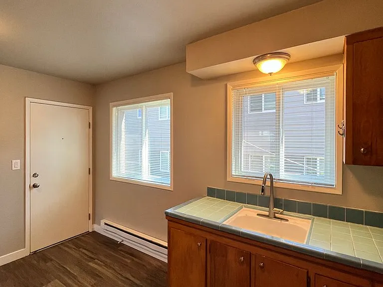 The Rivercrest Apartments by Star Metro — Photo 8