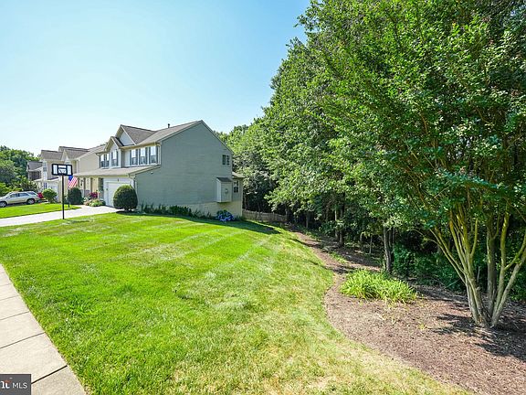 5th image of 2961 Medford Dr