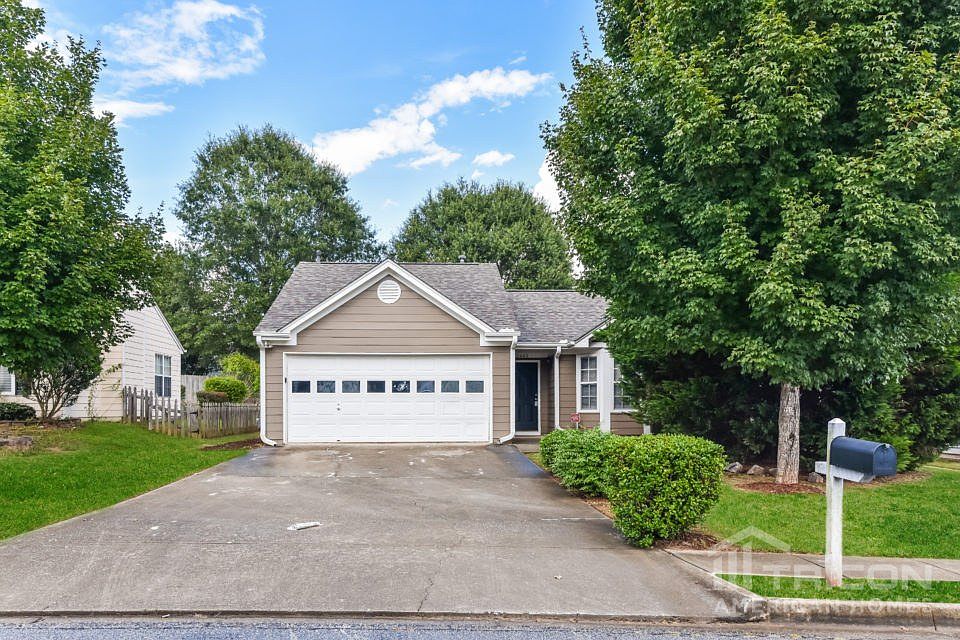1st image of 2443 Candlewood Way
