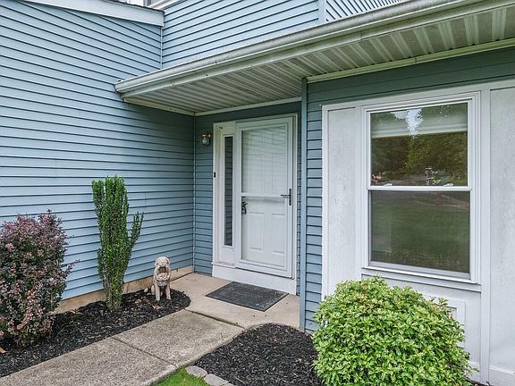 5th image of 62 King Charles Ln