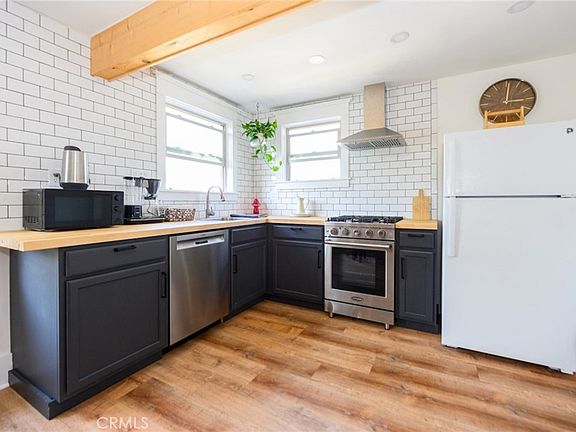 5th image of 451 W 10th St