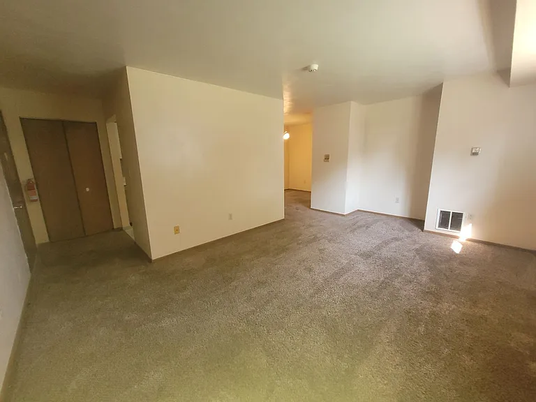 547 Turney St — Photo 14