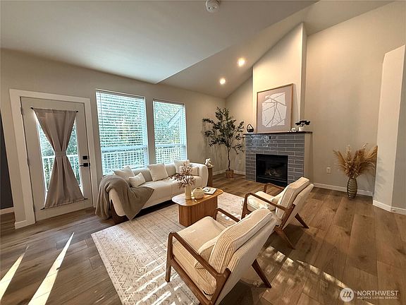 5th image of 5007 Lake Place S #D27