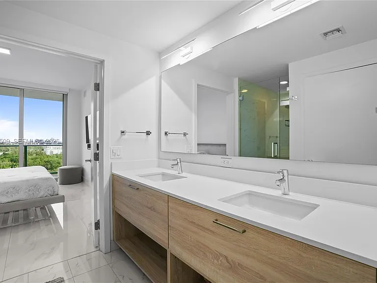 16385 NE Biscayne Blvd #1402 — Photo 17