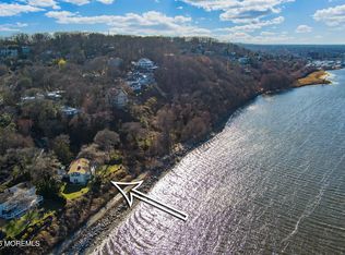 2 Bayside Dr, Atlantic Highlands, NJ 07716
