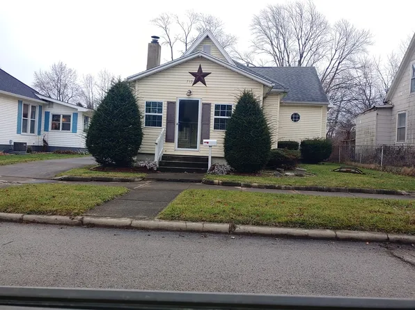 710 Vance St, Paris, IL 61944