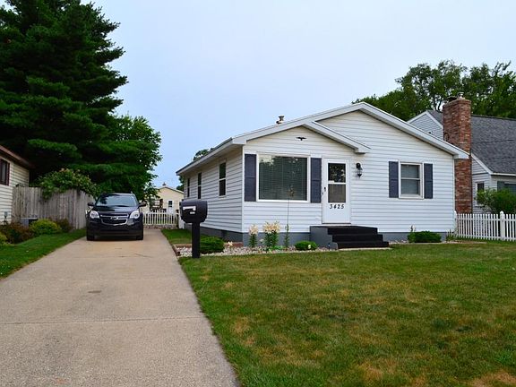 3rd image of 3425 Birchwood Ave SW