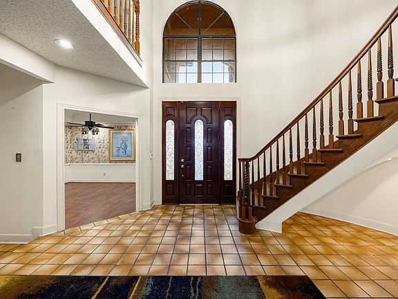 5th image of 3510 Robinson Rd