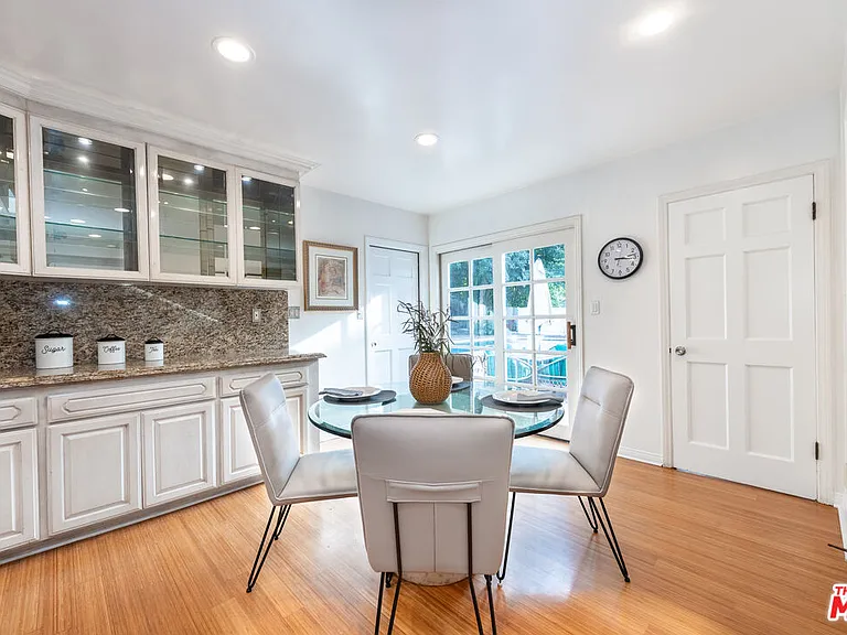 1148 Coldwater Canyon Dr — Photo 16
