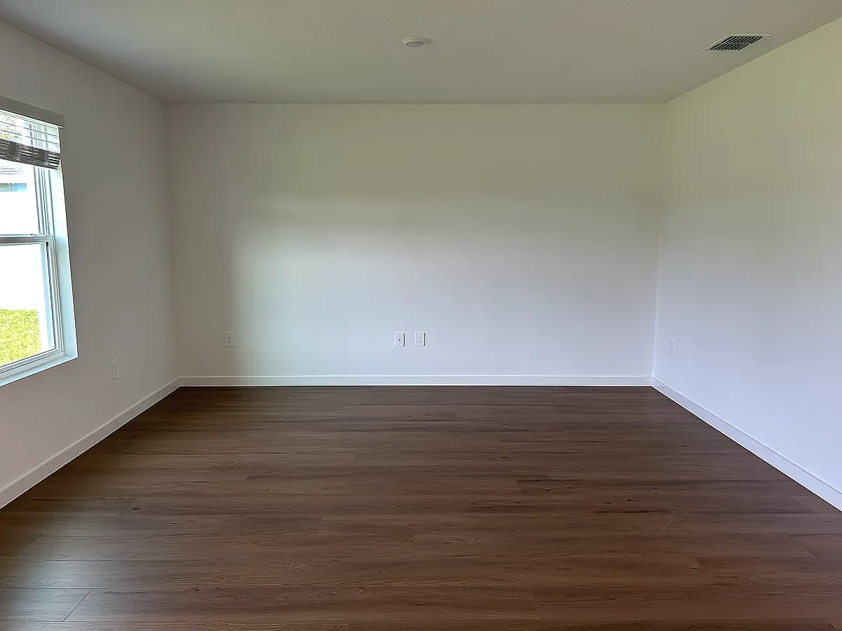 5 bed, 2451 sqft, $2,800 — Photo 4