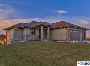 10460 S 125th Ave, Papillion, NE 68046