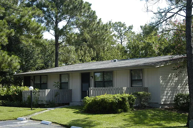 Hidden Pines Apartments — Photo 2