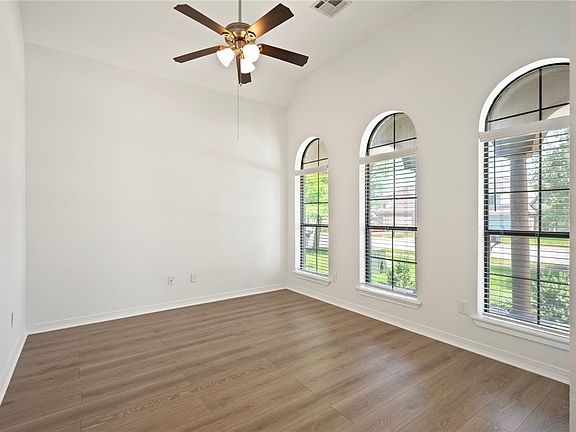4th image of 4118 Cedar Creek Ct