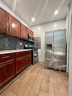 5th image of 26 Herkimer St #2