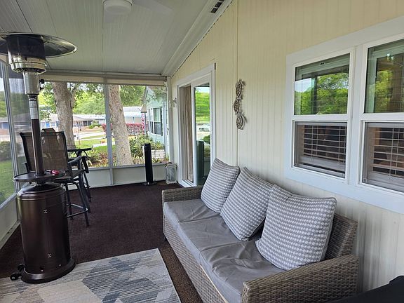 2nd image of 154 Oakleaf Cir #148