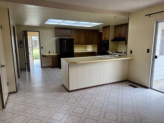 3rd image of 2728 O St
