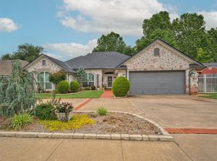 1220 Mountain Brook Dr, Norman, OK 73072
