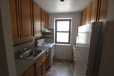 Rented by Robyn Lee, LREB