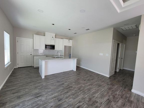 5th image of 5704 Sandpiper Ave APT 1