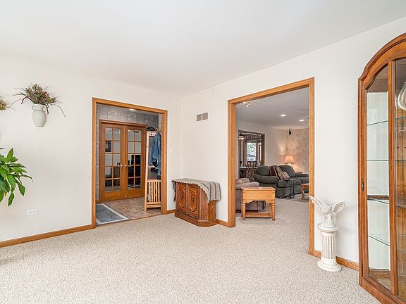 5th image of 13746 Le Claire Ave