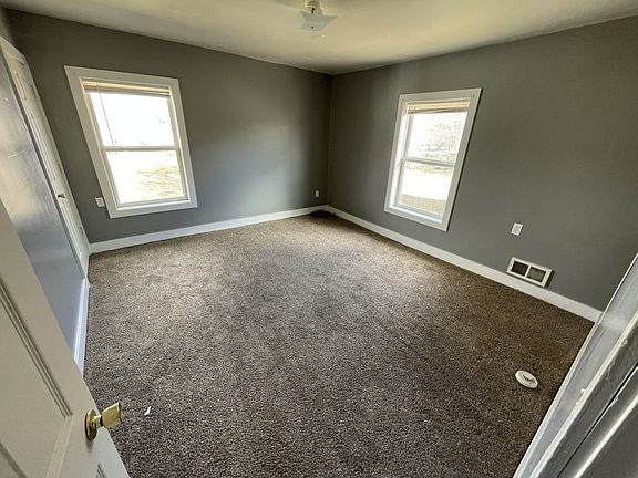 5th image of 234 W Wilkins St #236