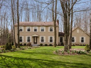 18044 Millstone Rd, Chagrin Falls, OH 44023