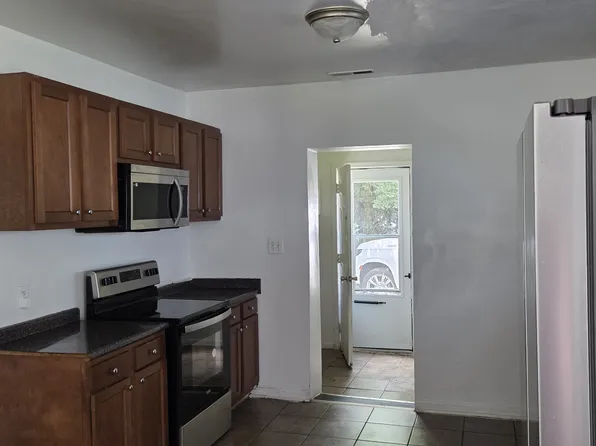 410 S College Dr, Franklin, VA 23851