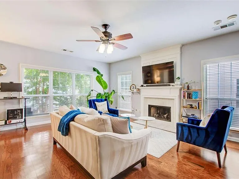 513 Stepney Ct SE — Photo 4