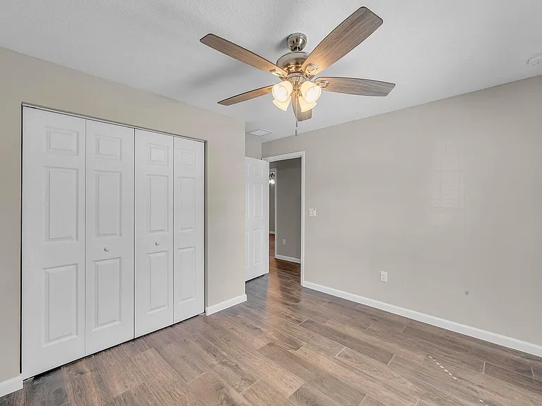 574 NW Bayshore Blvd — Photo 31
