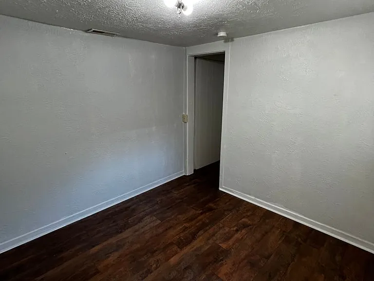 1105 Cook Ave — Photo 6
