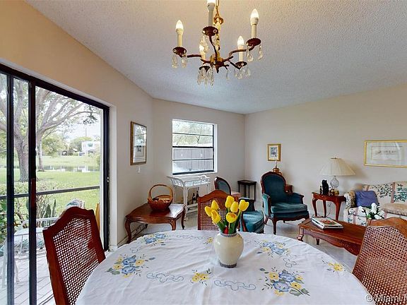 5th image of 415 NW 36th Ave #415