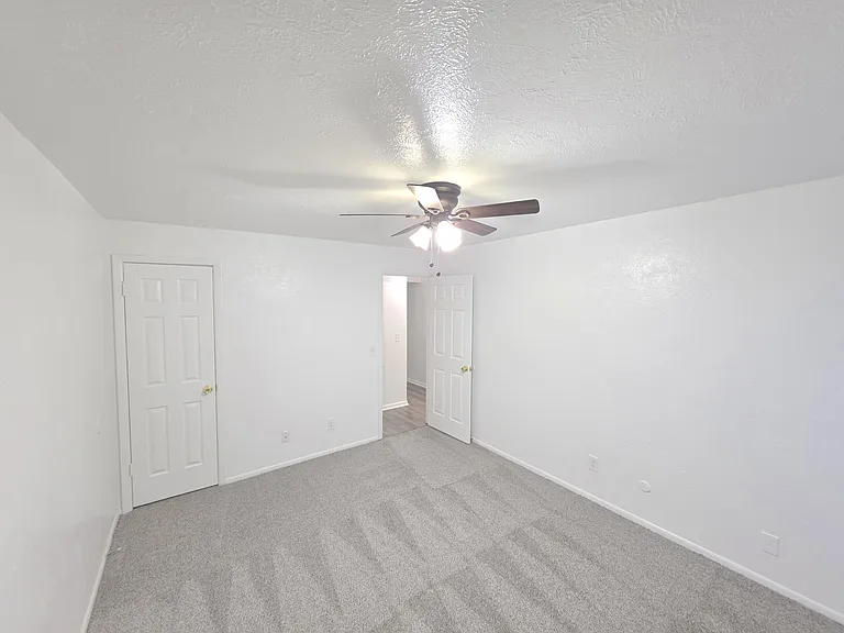 Aspen Leaf Apartments — Photo 15