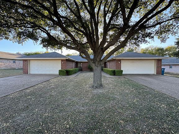 2nd image of 1006 Parkview Cir