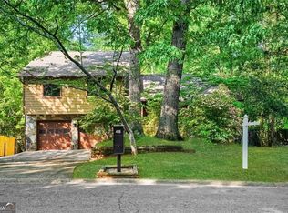 418 Fire Fly Dr, Tucker, GA 30084