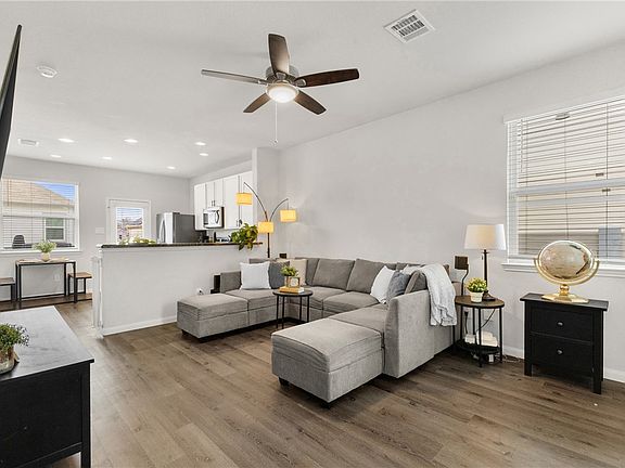 5th image of 976 Rice Dr