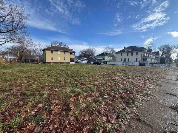 1425 11th St, Rock Island, IL 61201