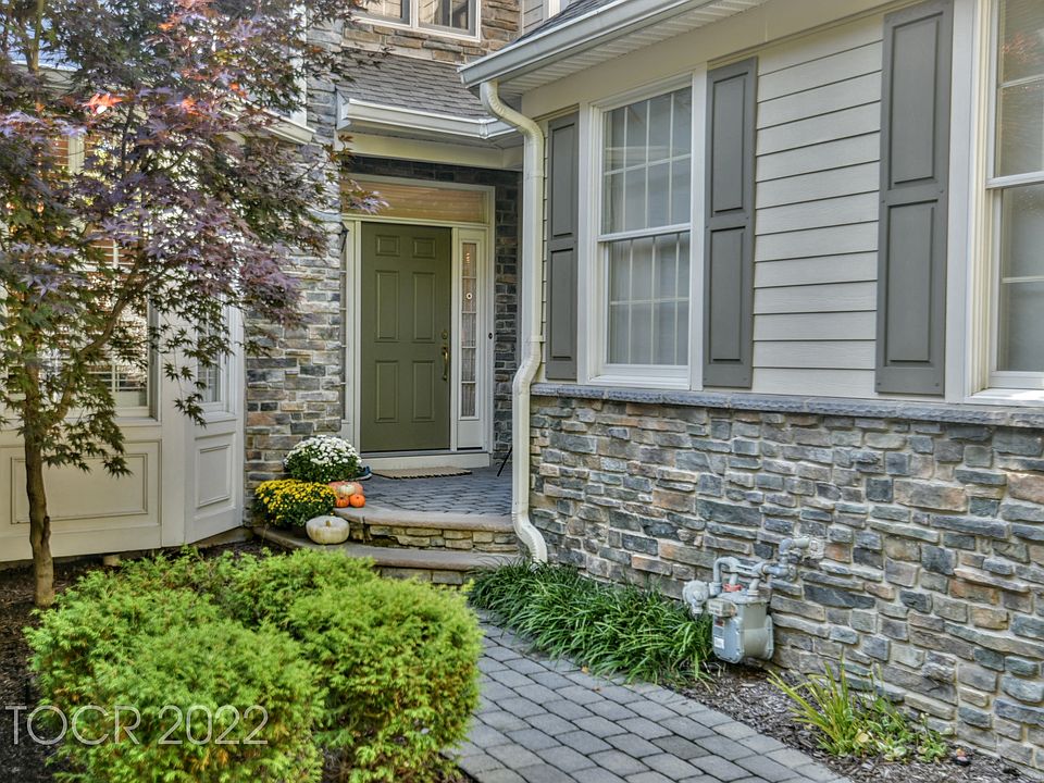 1st image of 40 Schindler Ct