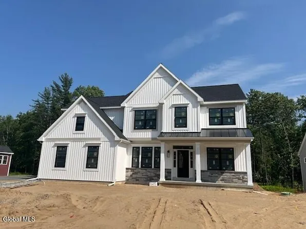 9 Angeles Avenue, Saratoga Springs, NY 12866