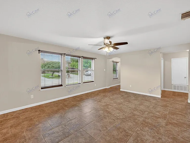 9133 Sun Haven Way — Photo 3