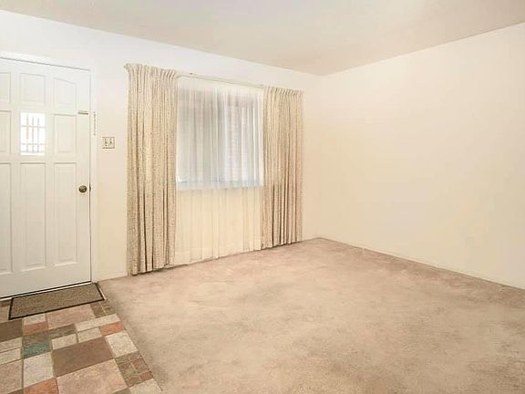 5th image of 3420 Flory Ave