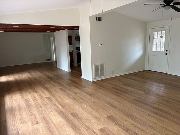 4th image of 505 Prince Ave