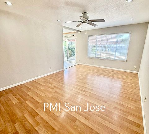 473 Crosslees Dr - Family Room_08252026
