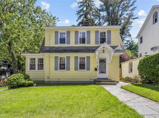 34 Little Neck Rd, Flushing, NY 11363