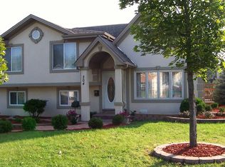 204 Robson Dr, Lockport, IL