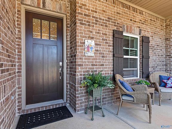 3rd image of 105 Willow Lake Cir