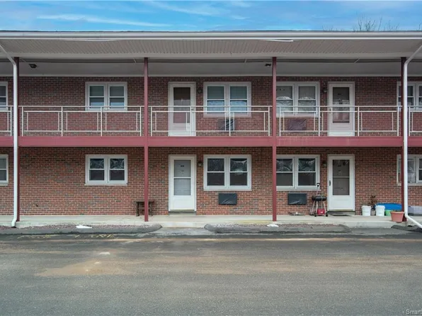 5 Liberty Pl APT 3, Clinton, CT 06413