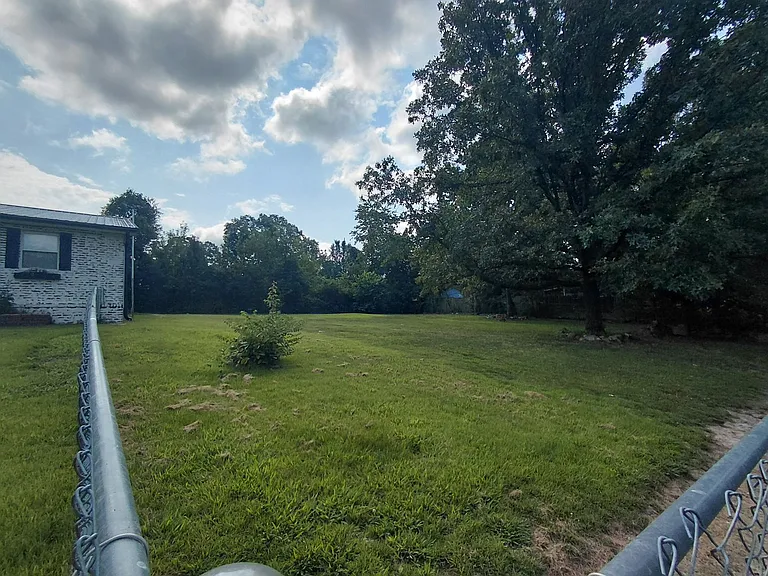 14490 Hilltop Rd — Photo 4