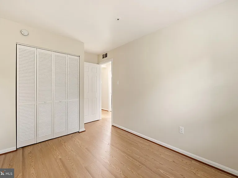 2505 McVeary Ct #11D — Photo 24