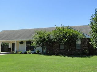 1409 N Park Dr, Greenwood, MS 38930